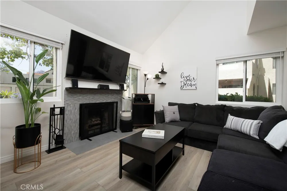 333 Melrose Drive #E Vista, CA 92083