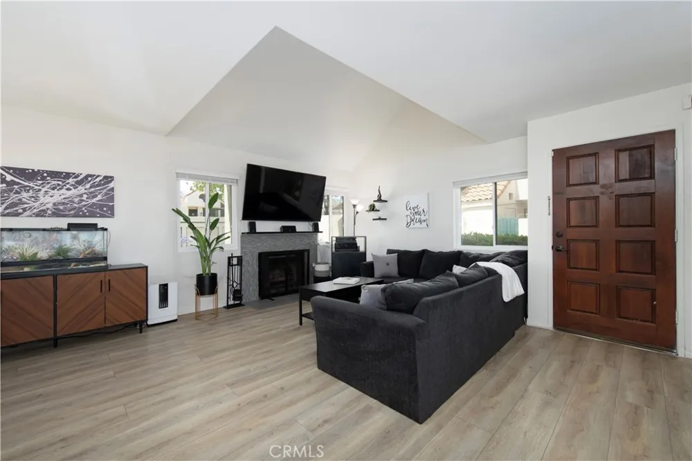 333 Melrose Drive #E Vista, CA 92083