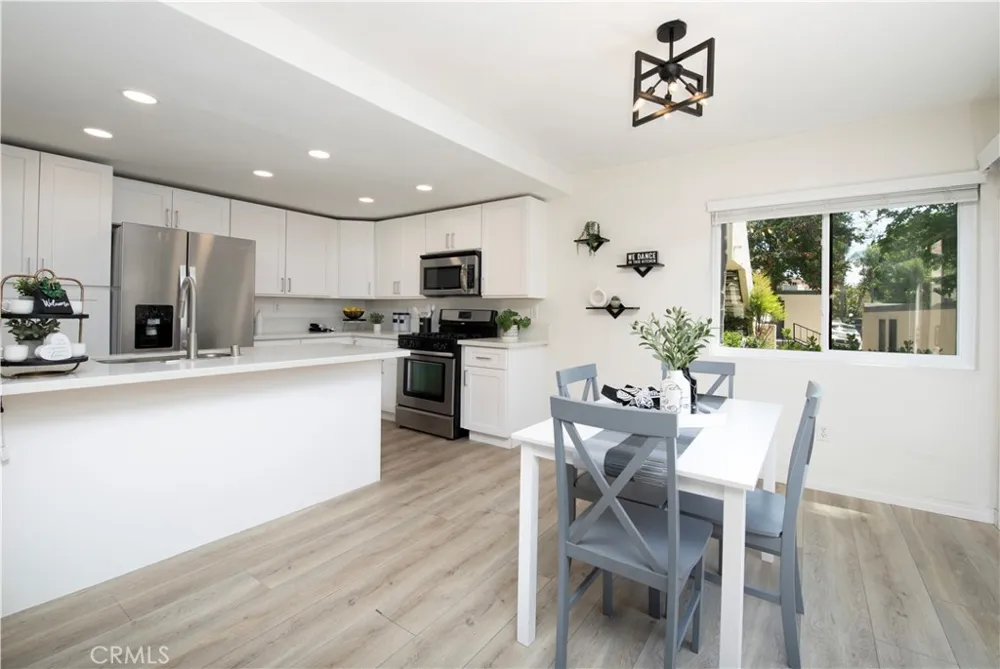 333 Melrose Drive #E Vista, CA 92083