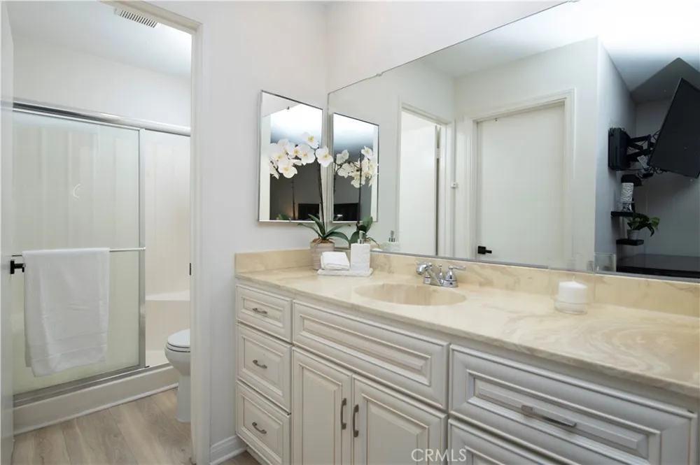333 Melrose Drive #E Vista, CA 92083