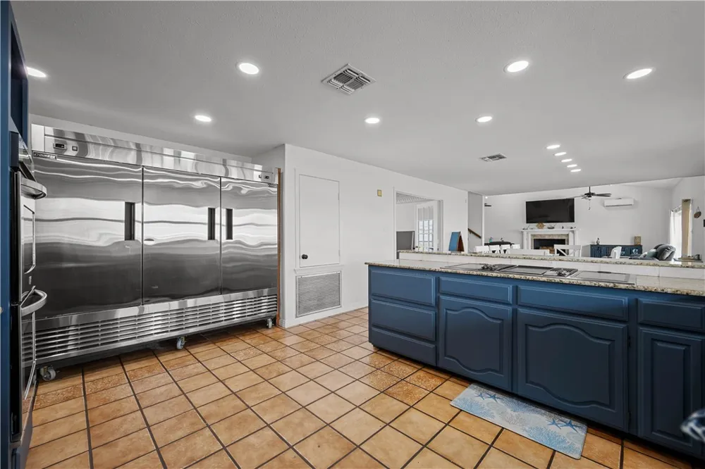 214 Bayview Drive Aransas Pass, TX 78336