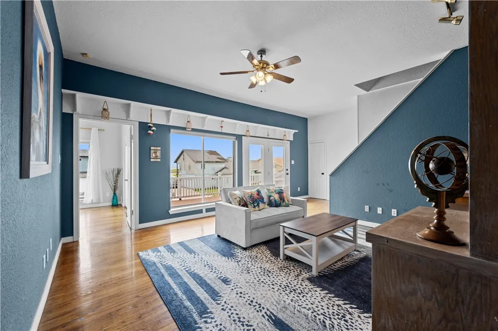 214 Bayview Drive Aransas Pass, TX 78336