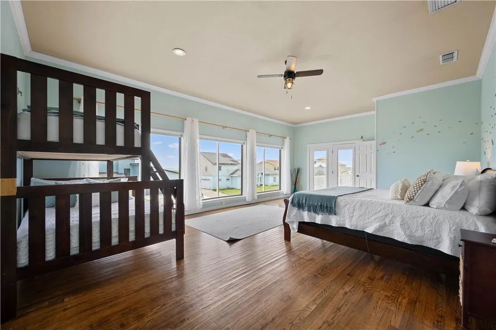 214 Bayview Drive Aransas Pass, TX 78336
