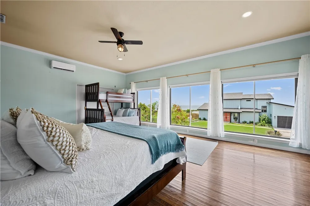 214 Bayview Drive Aransas Pass, TX 78336