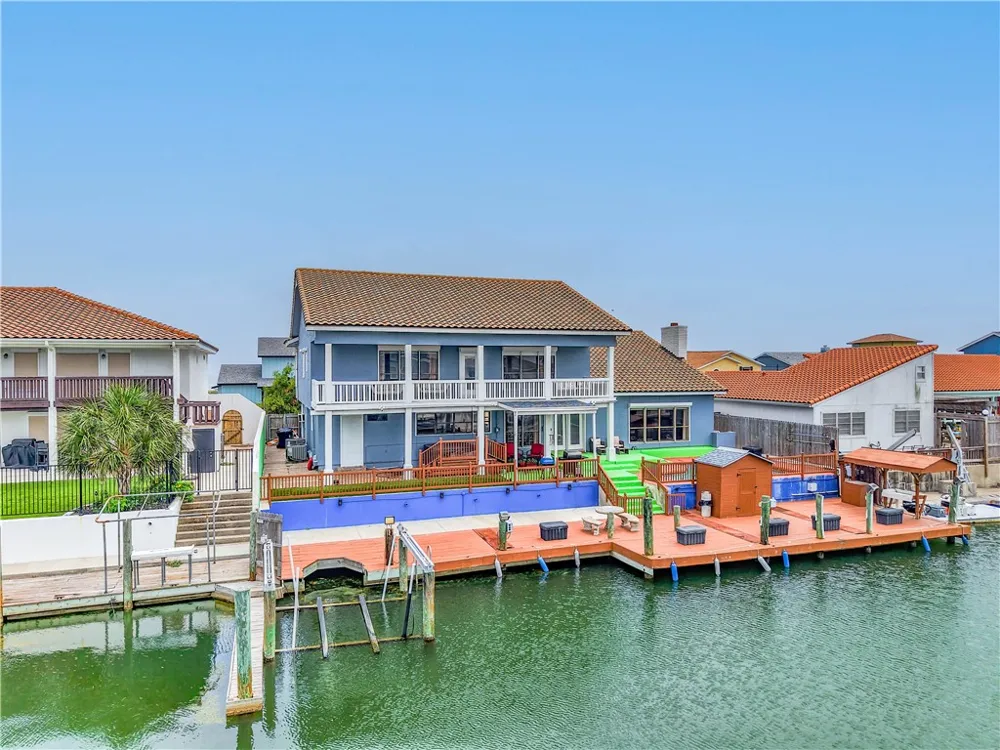 214 Bayview Drive Aransas Pass, TX 78336