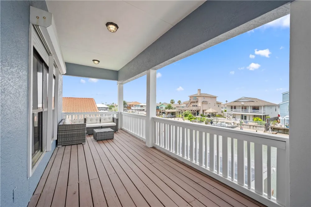 214 Bayview Drive Aransas Pass, TX 78336