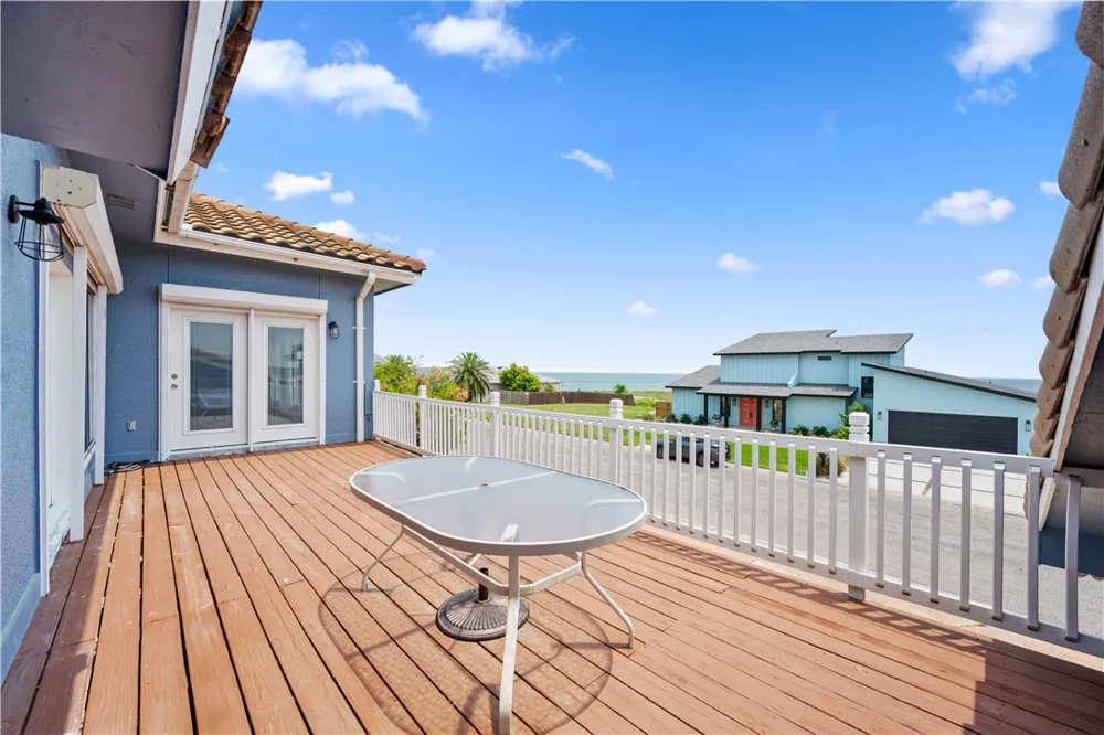 214 Bayview Drive Aransas Pass, TX 78336