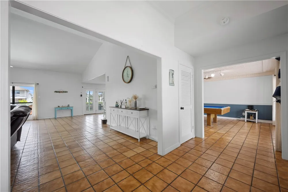 214 Bayview Drive Aransas Pass, TX 78336