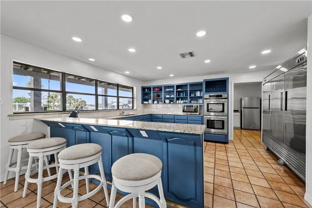 214 Bayview Drive Aransas Pass, TX 78336