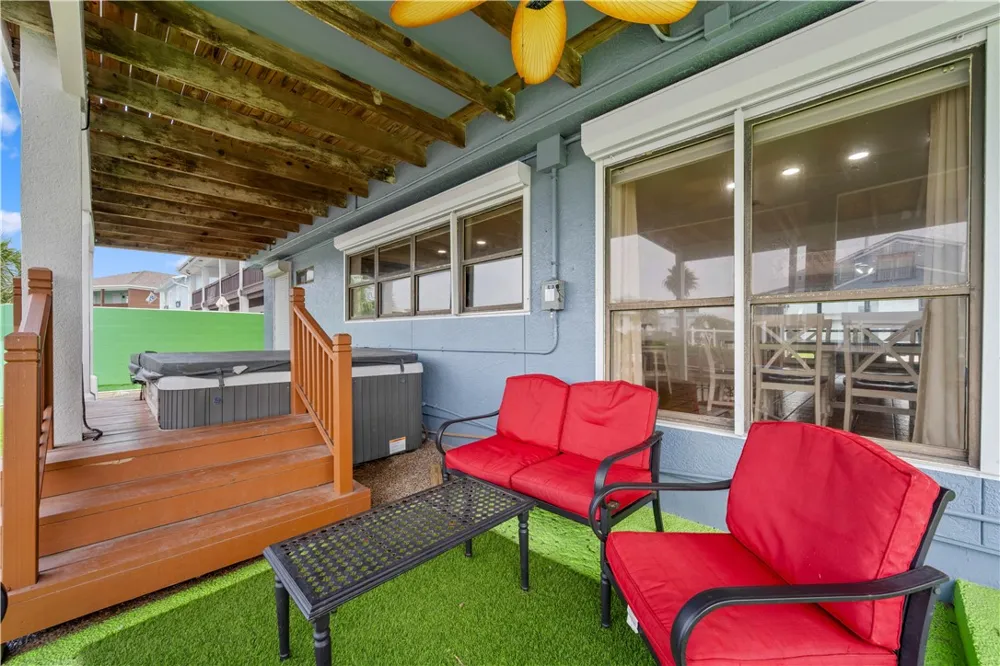 214 Bayview Drive Aransas Pass, TX 78336
