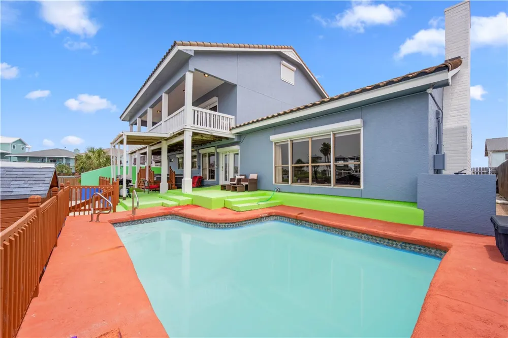 214 Bayview Drive Aransas Pass, TX 78336