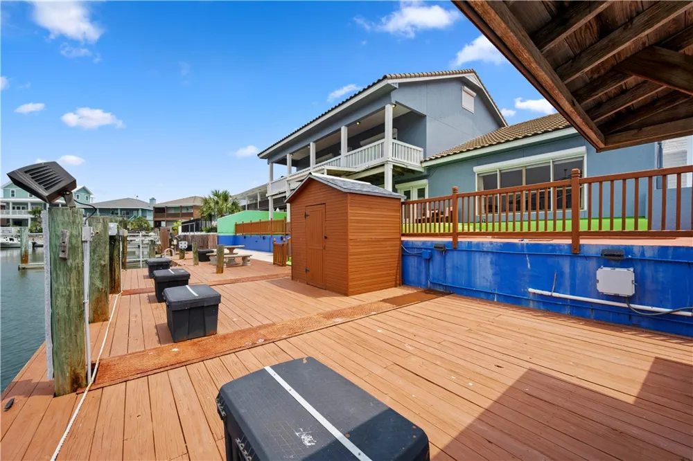 214 Bayview Drive Aransas Pass, TX 78336