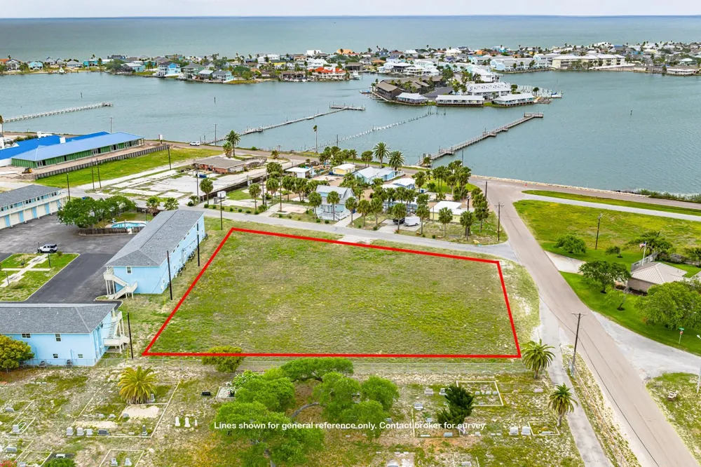 2204 Picton Rockport, TX 78382