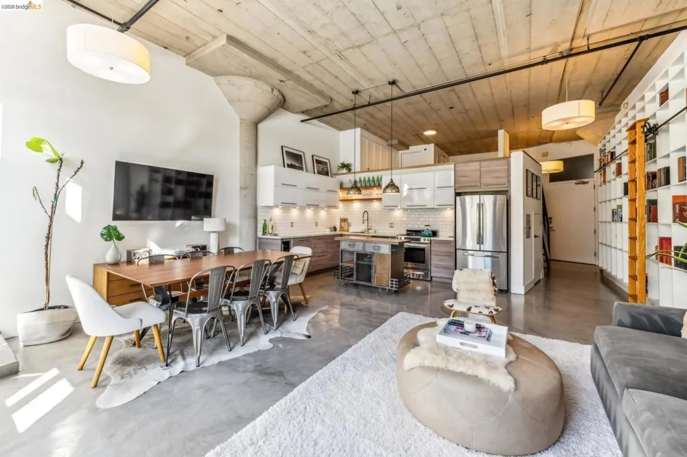 255 3Rd St #206 Oakland, CA 94607