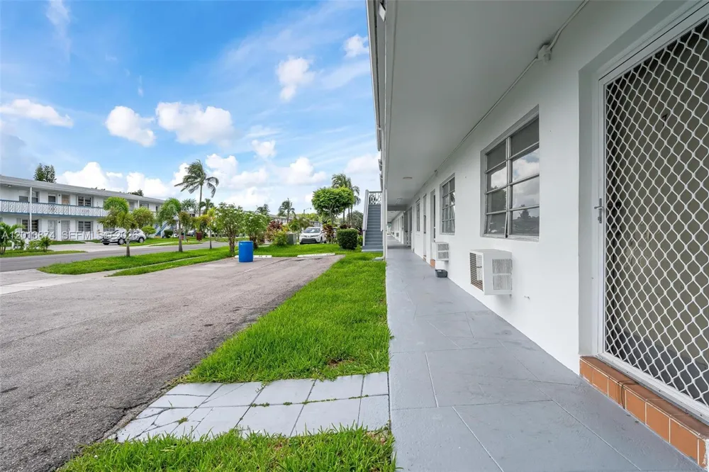 50 NW 204th St #H7 Miami Gardens, FL 33169