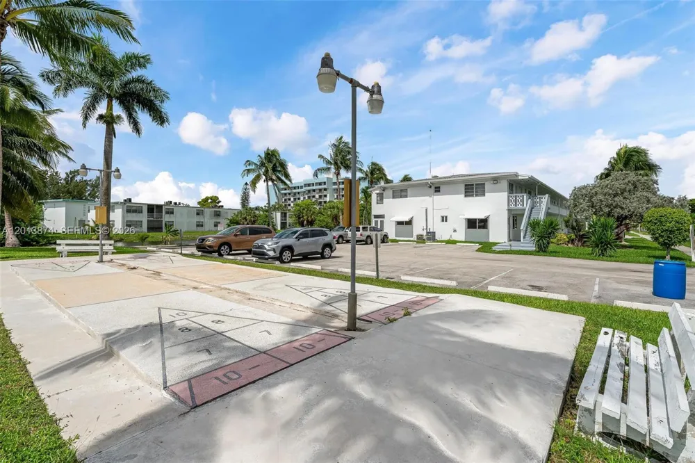 50 NW 204th St #H7 Miami Gardens, FL 33169