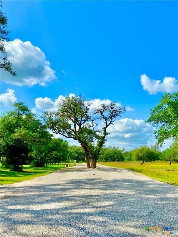 208 Post Oak Road Inez, TX 77968
