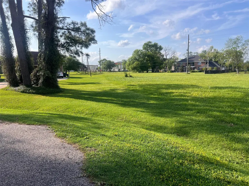 Pin Oak Circle Missouri City, TX 77459