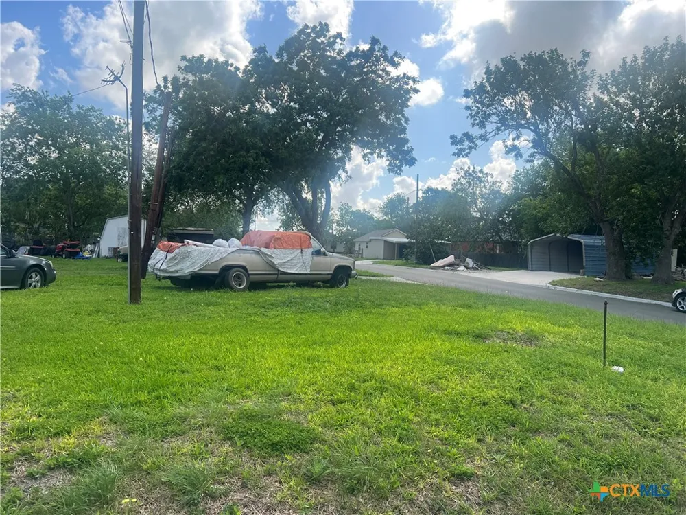 716 S Virginia Street Port Lavaca, TX 77979