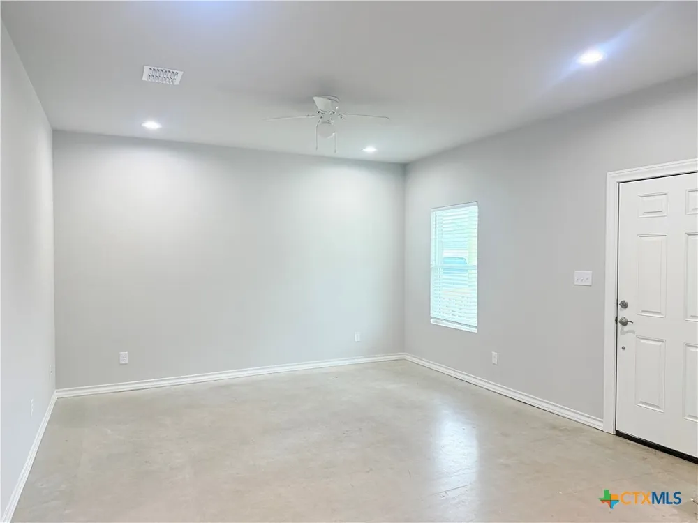 611 E Martindale Street #B Seguin, TX 78155