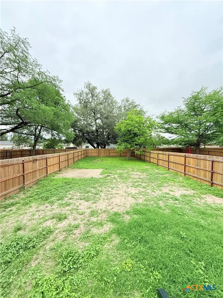 611 E Martindale Street #B Seguin, TX 78155