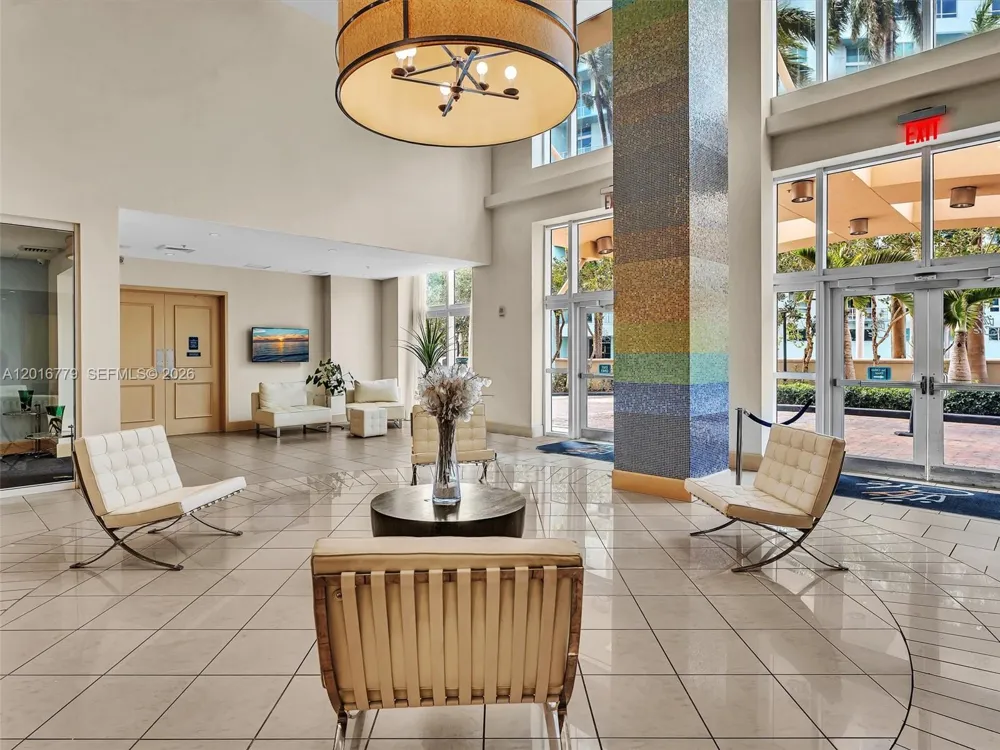 2000 Bayshore Dr #220 Miami, FL 33137