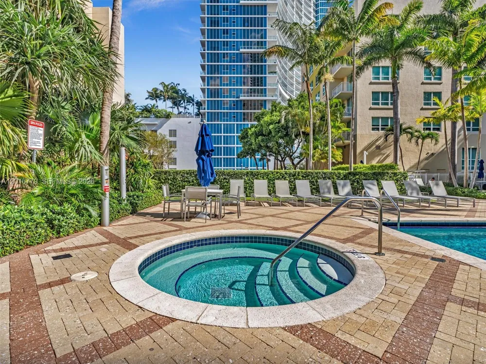 2000 Bayshore Dr #220 Miami, FL 33137