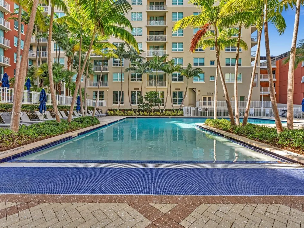 2000 Bayshore Dr #220 Miami, FL 33137