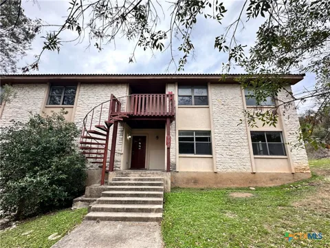 906 Lbj Drive #4