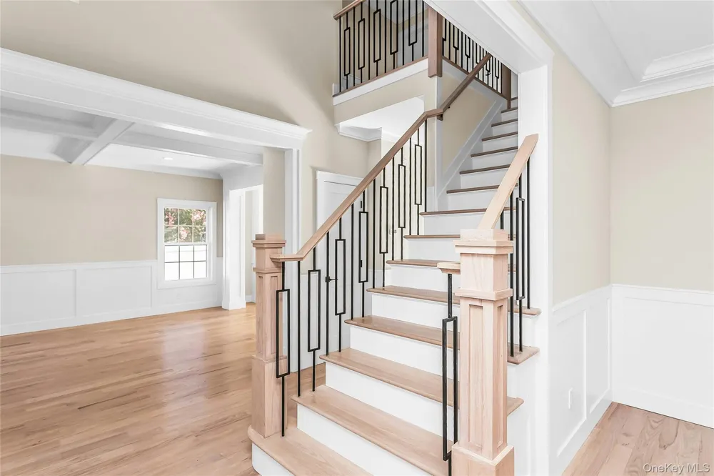 76 Wyoming Court Syosset, NY 11791