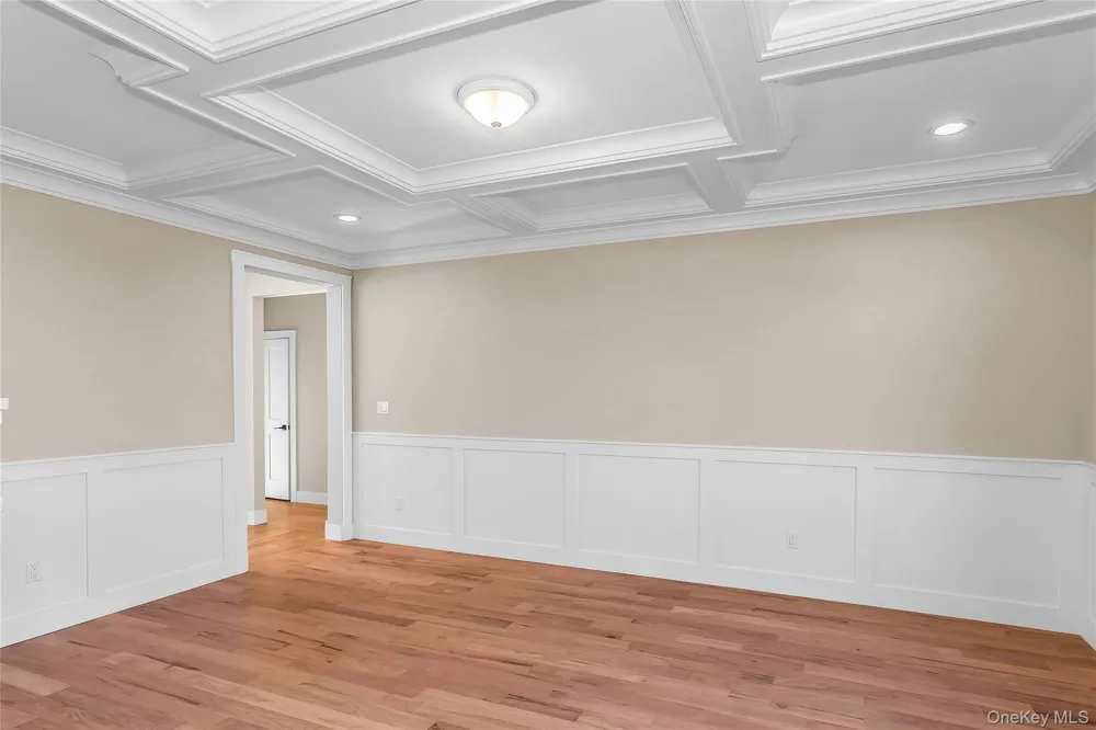 76 Wyoming Court Syosset, NY 11791