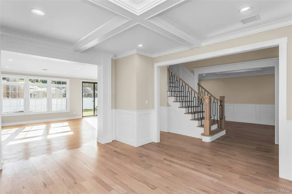 76 Wyoming Court Syosset, NY 11791