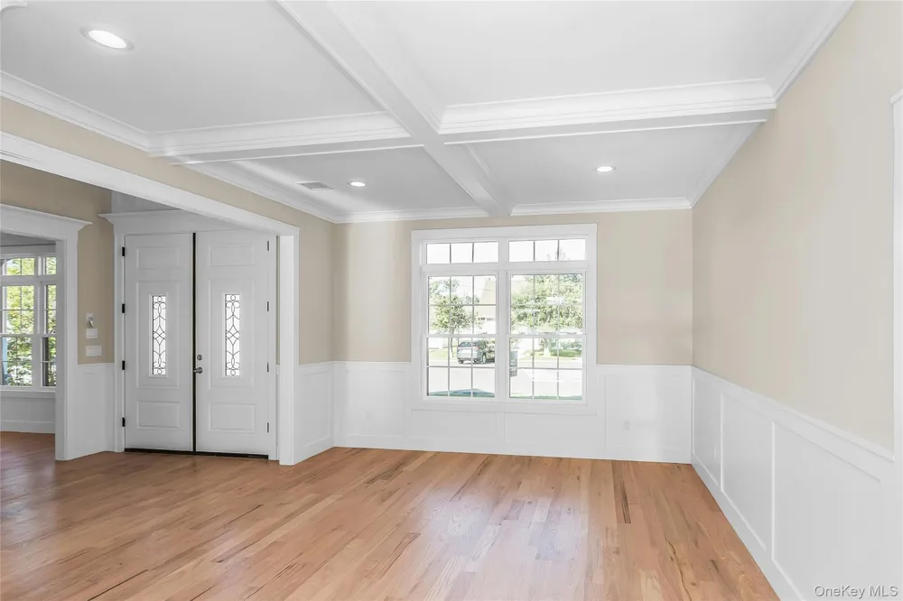 76 Wyoming Court Syosset, NY 11791