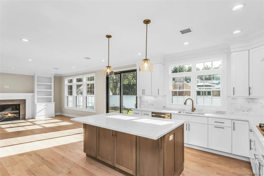 76 Wyoming Court Syosset, NY 11791