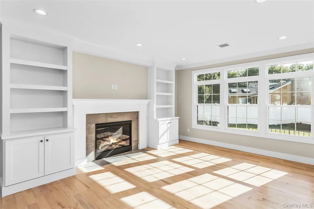76 Wyoming Court Syosset, NY 11791