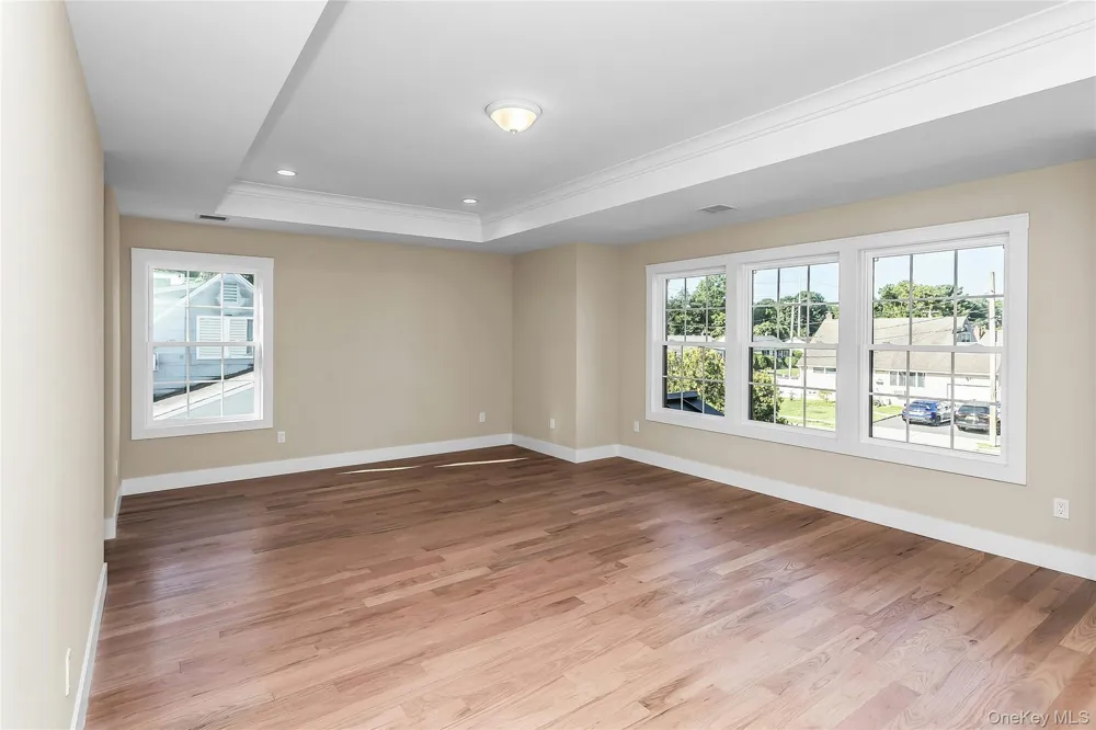 76 Wyoming Court Syosset, NY 11791