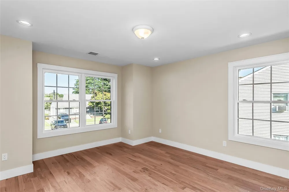 76 Wyoming Court Syosset, NY 11791
