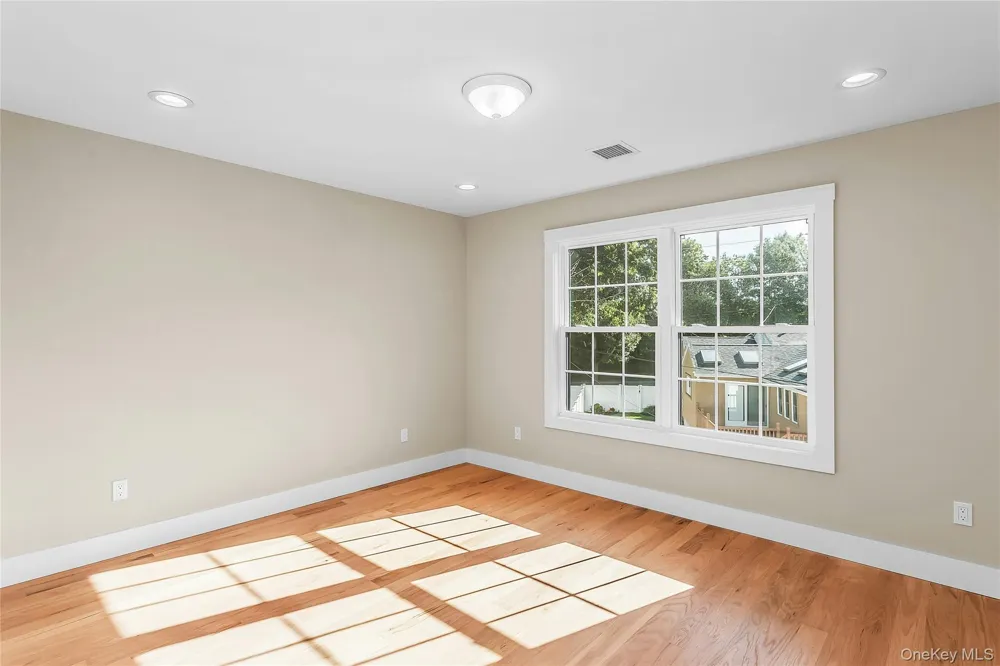 76 Wyoming Court Syosset, NY 11791