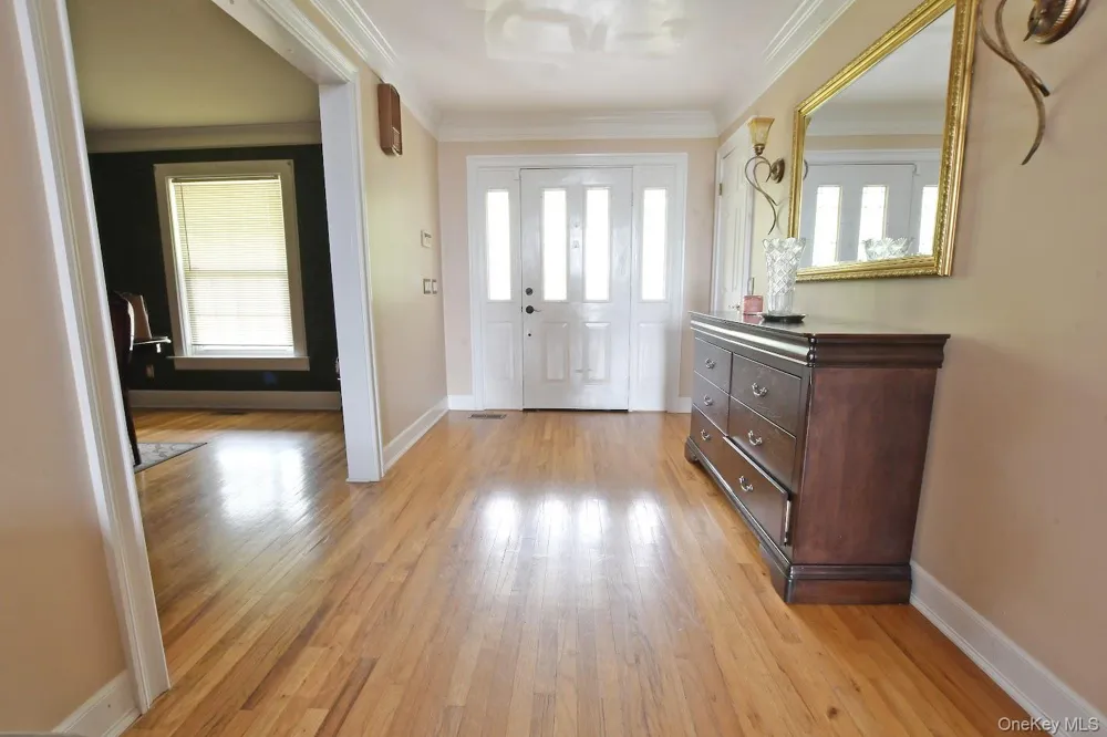 5 Easterly Court Manorville, NY 11949
