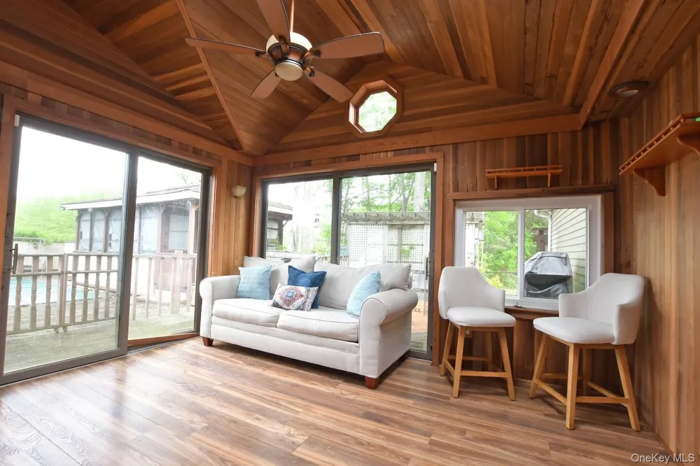 5 Easterly Court Manorville, NY 11949