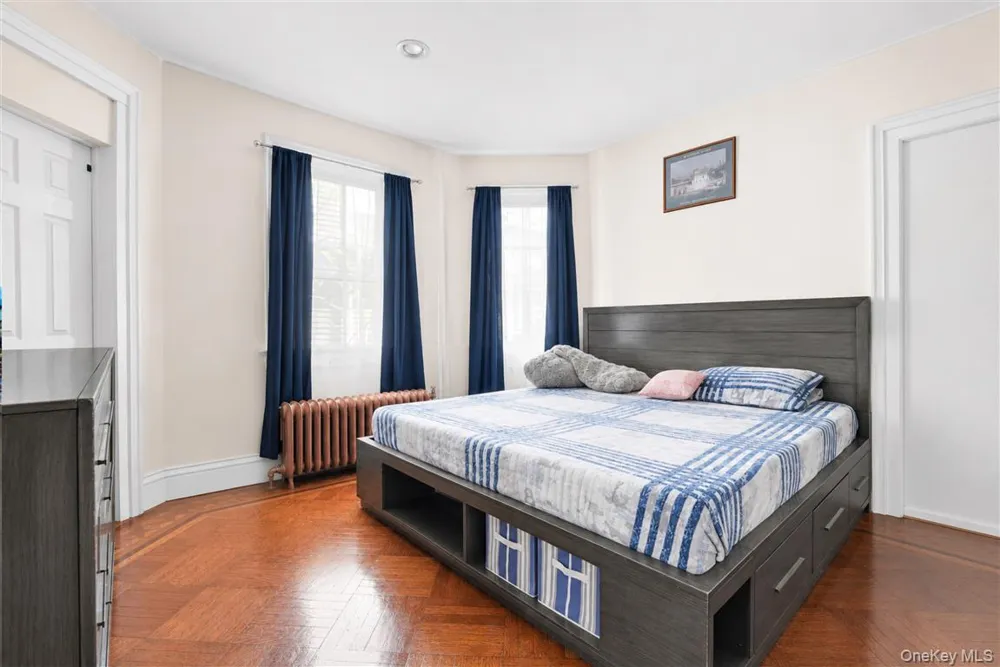 86-16 120th Street Richmond Hill, NY 11418