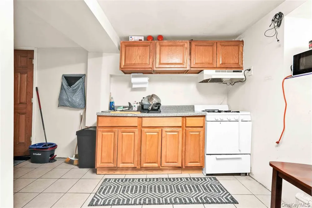 86-16 120th Street Richmond Hill, NY 11418