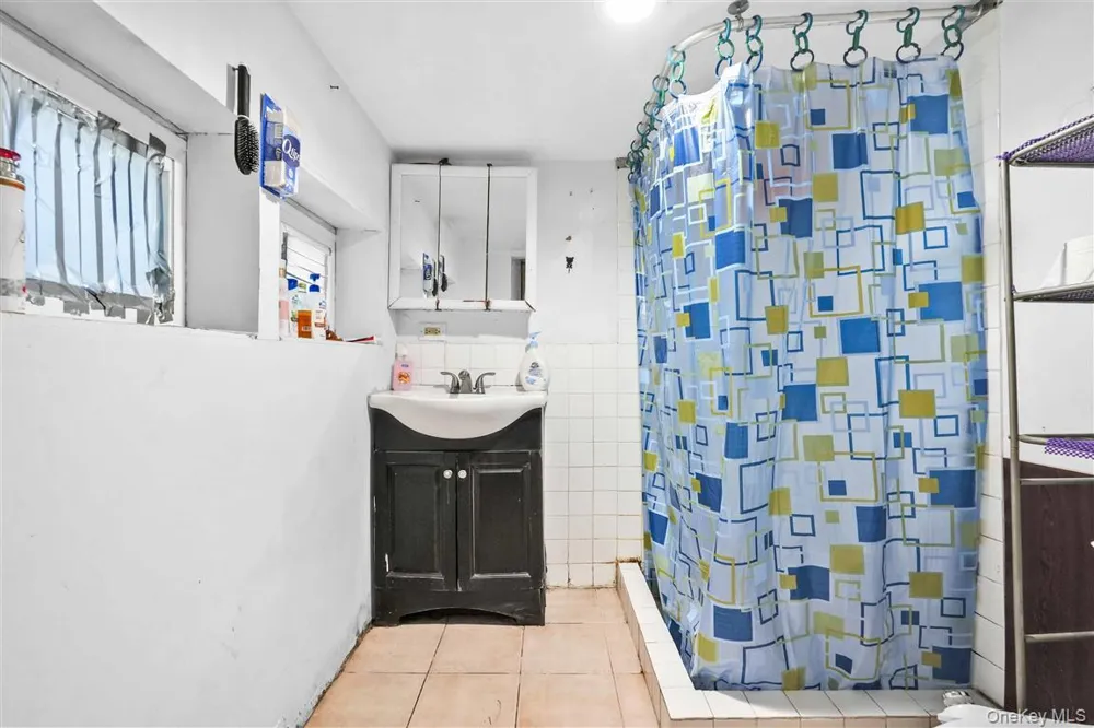 86-16 120th Street Richmond Hill, NY 11418