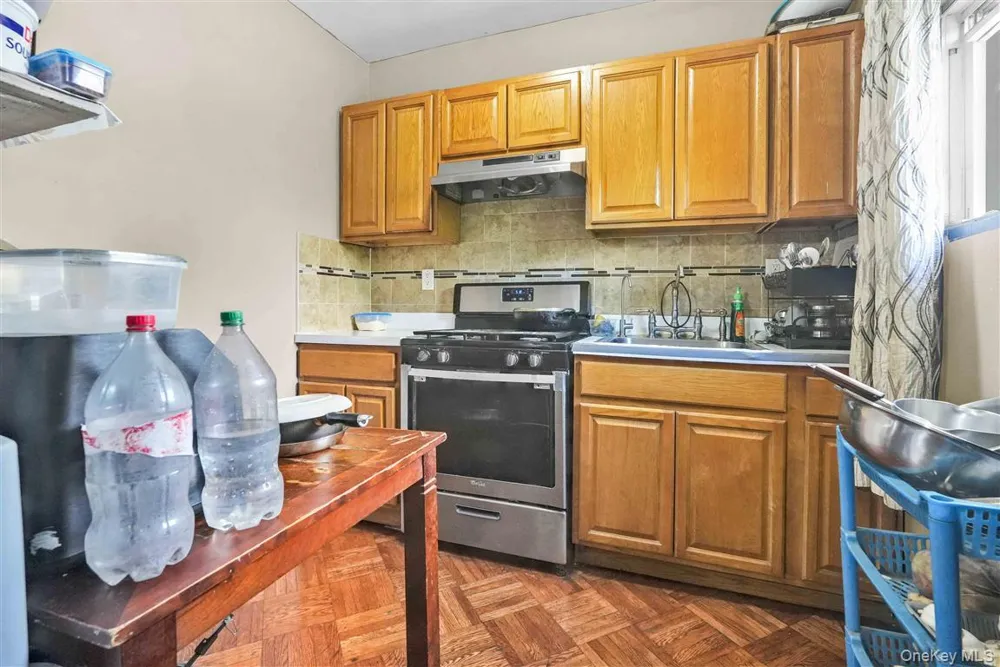 86-16 120th Street Richmond Hill, NY 11418