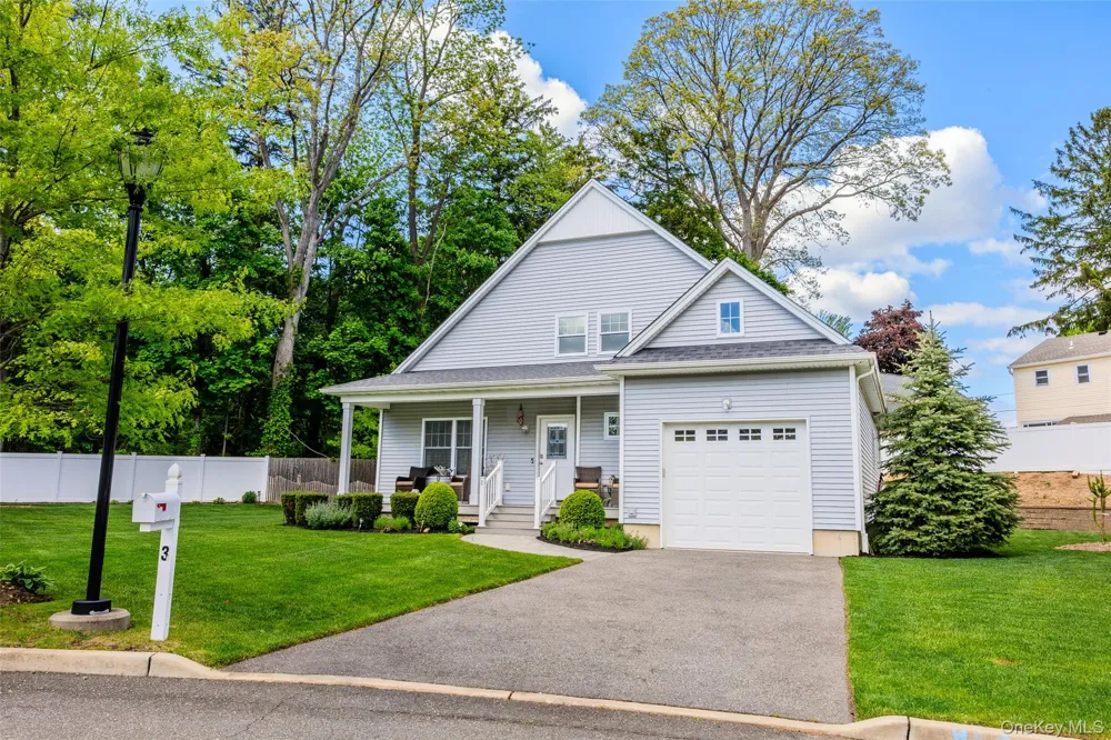 3 Clear Creek Court Huntington Station, NY 11746
