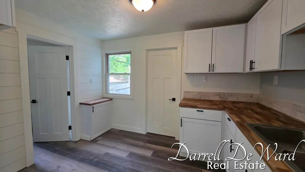 1710 Indiana Avenue Lansing, MI 48906