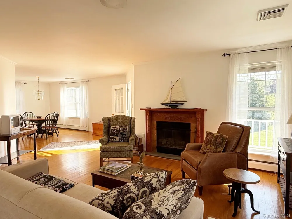 21 Ohandley Drive Amenia, NY 12501