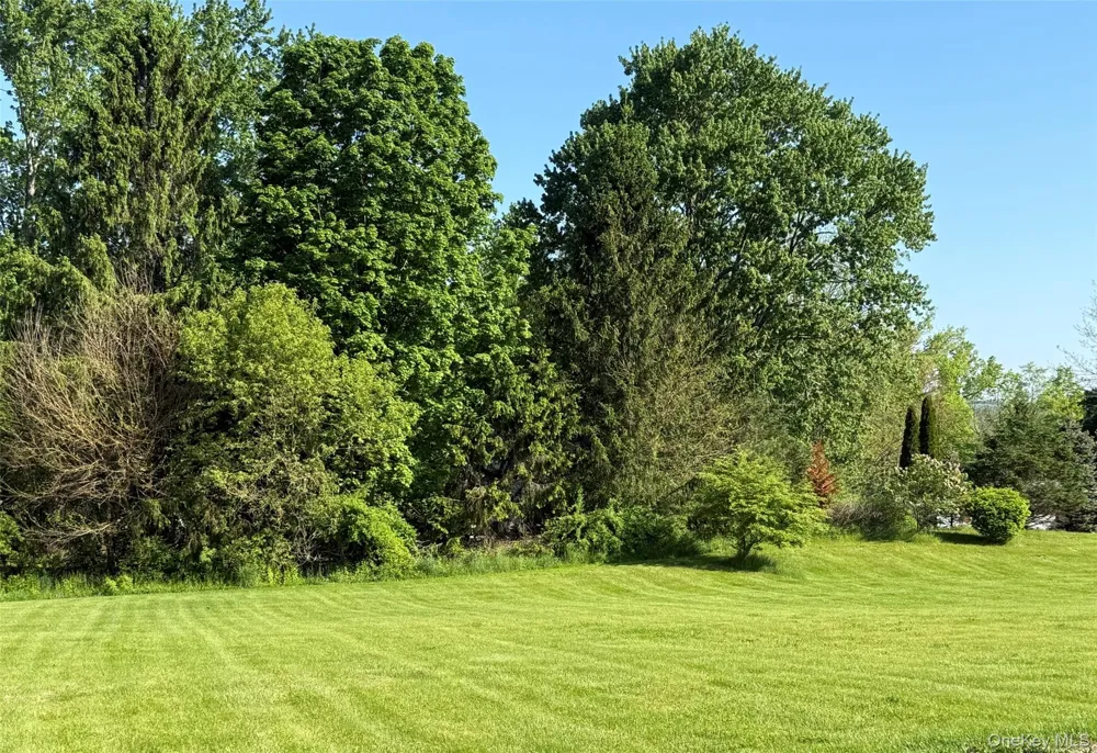 21 Ohandley Drive Amenia, NY 12501