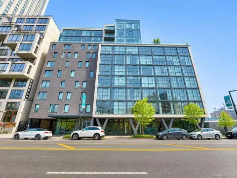 2218 Jackson Avenue #1006