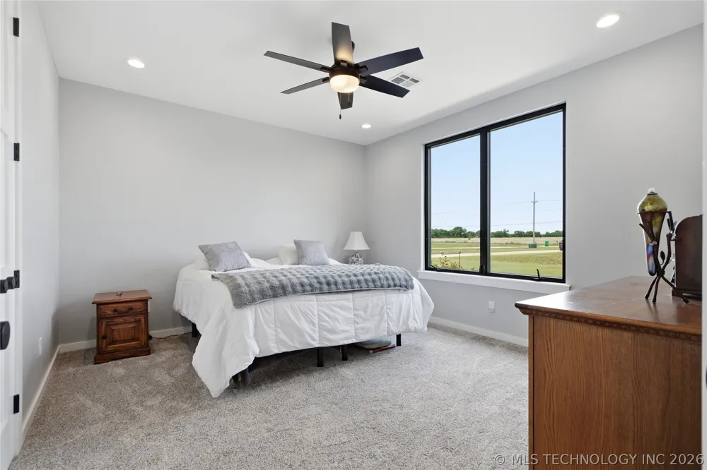 5882 E 171st Street S Bixby, OK 74008